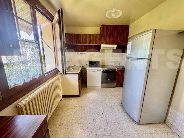 Cuisine - Maison à PRUNAY-EN-YVELINES