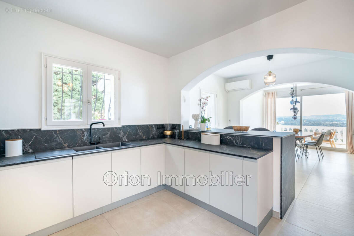 Maison à MANDELIEU-LA-NAPOULE