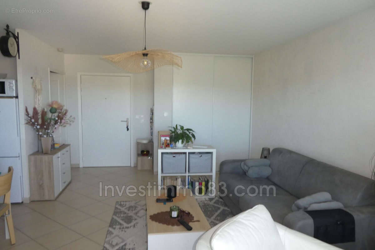 Appartement à SEILLONS-SOURCE-D&#039;ARGENS