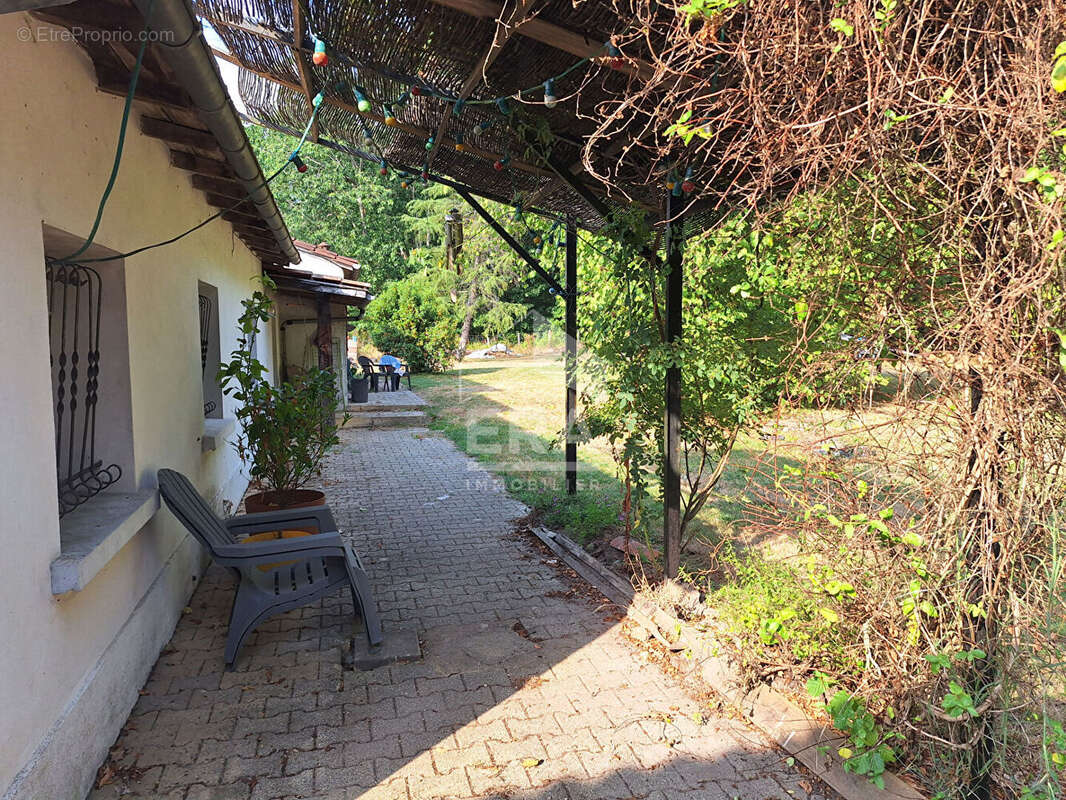 Maison à MONTPON-MENESTEROL