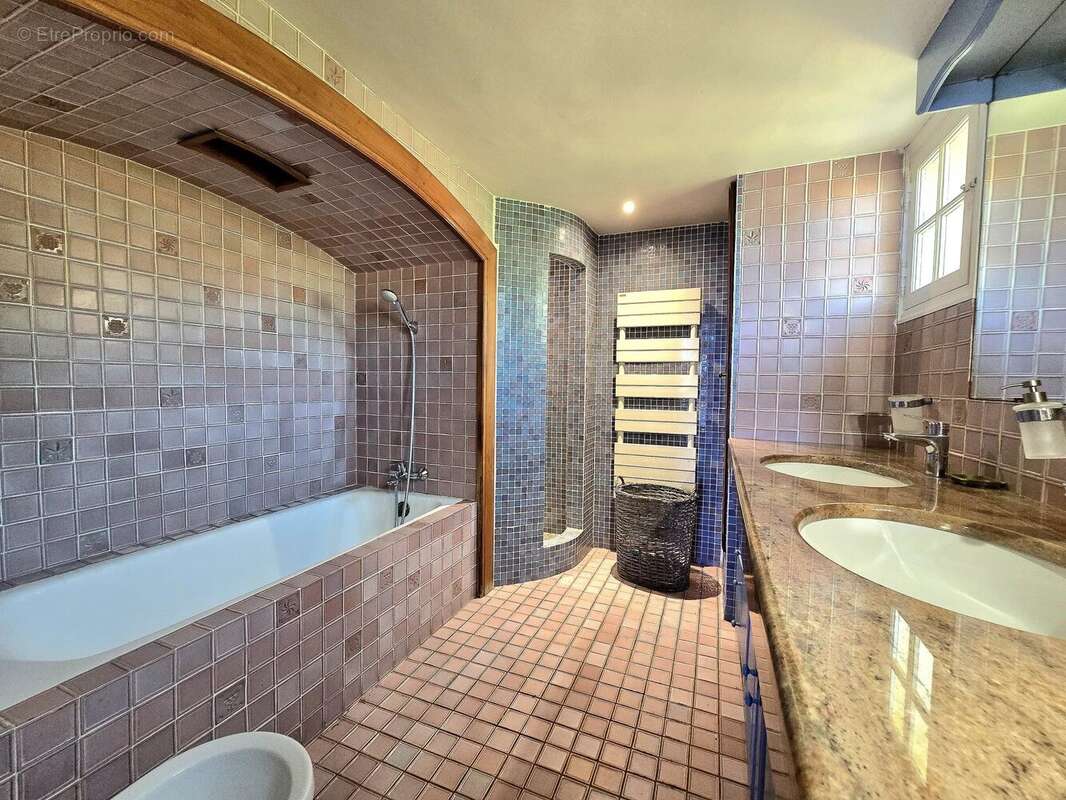 Maison à BORMES-LES-MIMOSAS