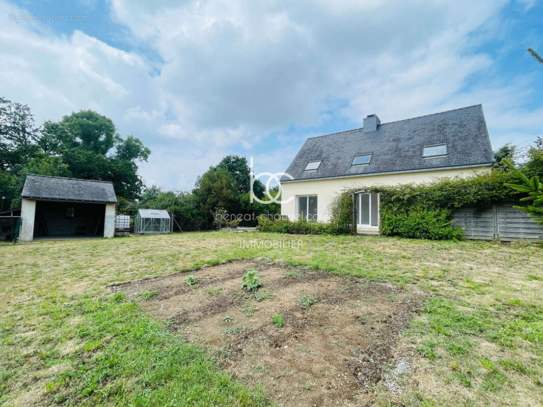 Maison à SAINT-ARMEL