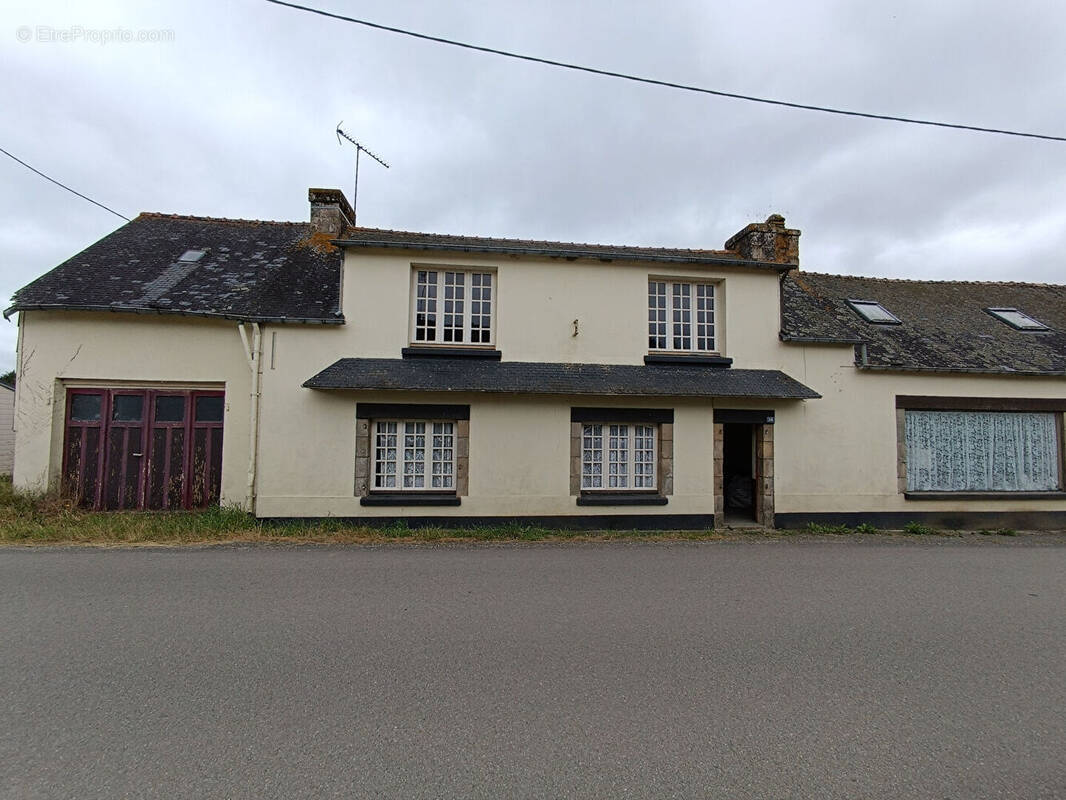 Maison à ROSTRENEN