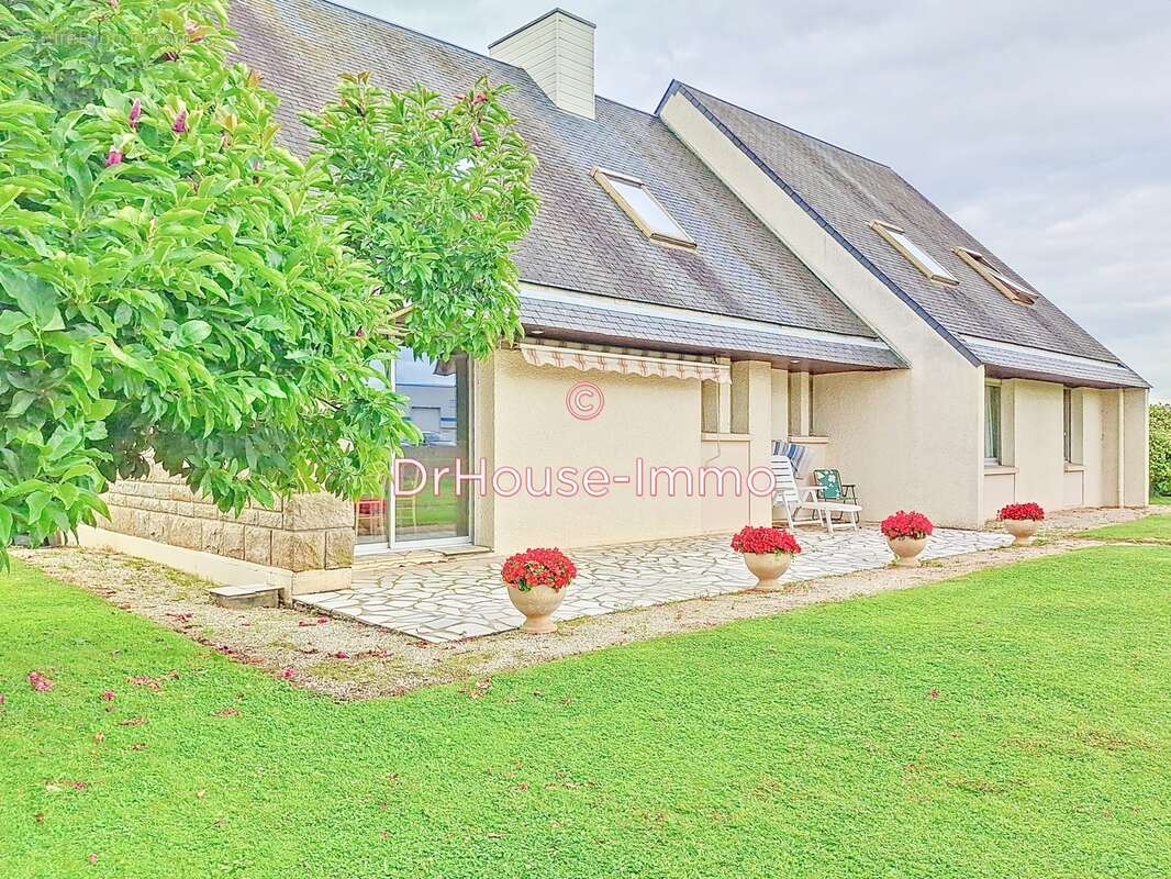 Maison à SAINT-HILAIRE-DU-HARCOUET