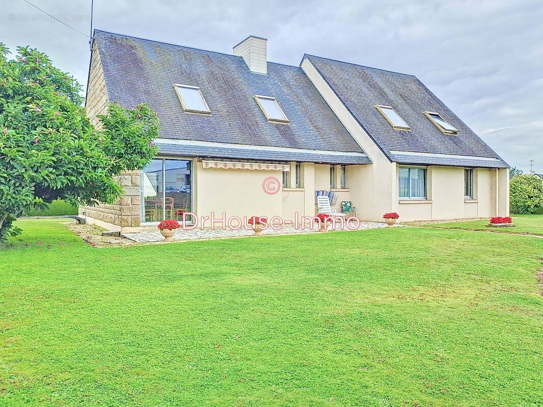 Maison à SAINT-HILAIRE-DU-HARCOUET