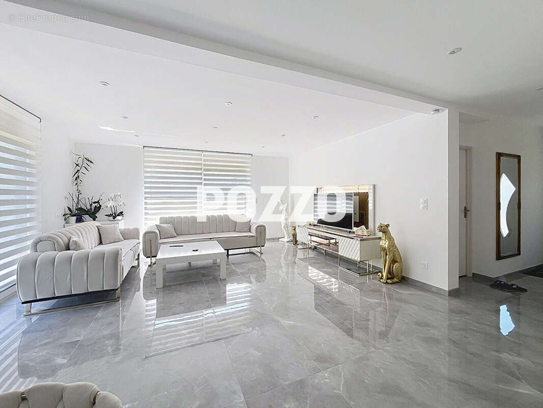 Maison à OUISTREHAM