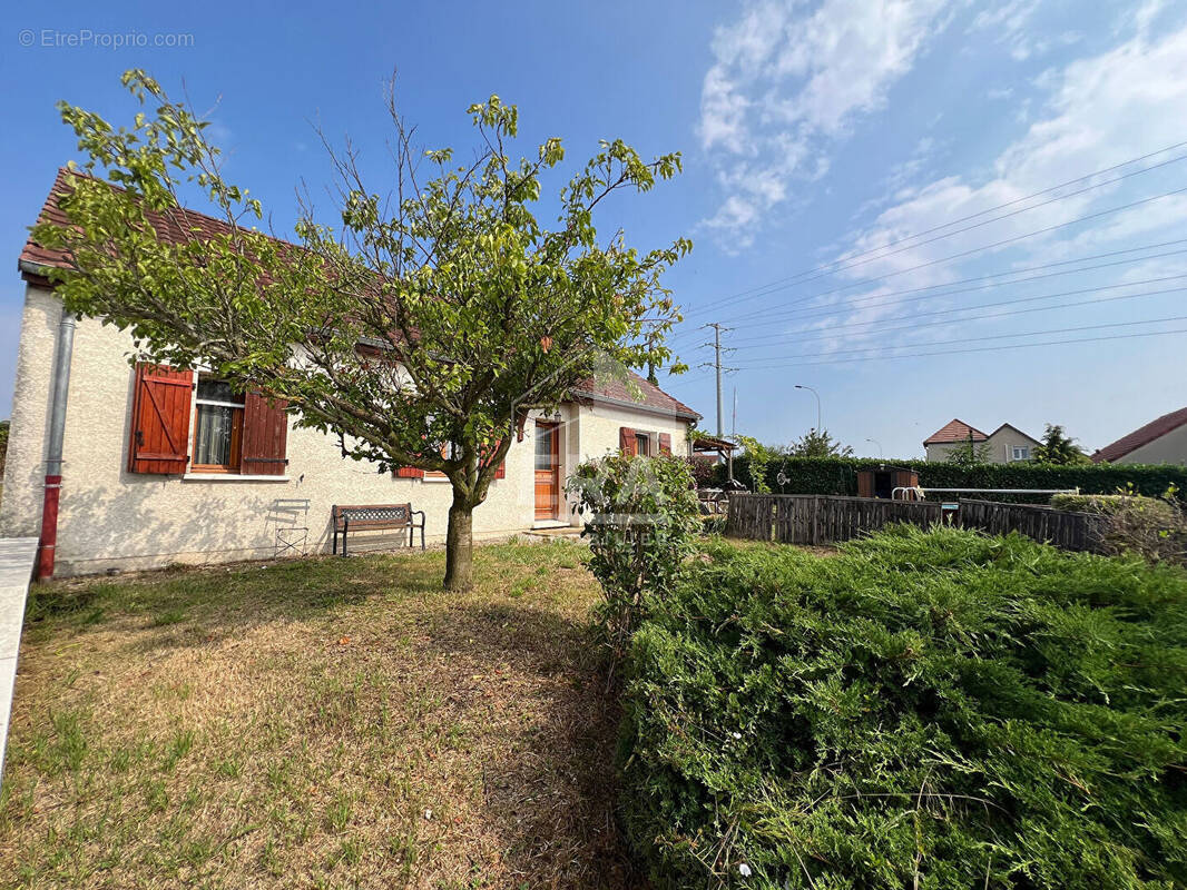 Maison à ARC-LES-GRAY