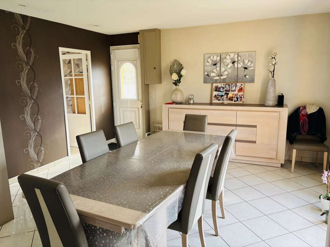 Maison à SAINT-JEAN-SUR-MAYENNE