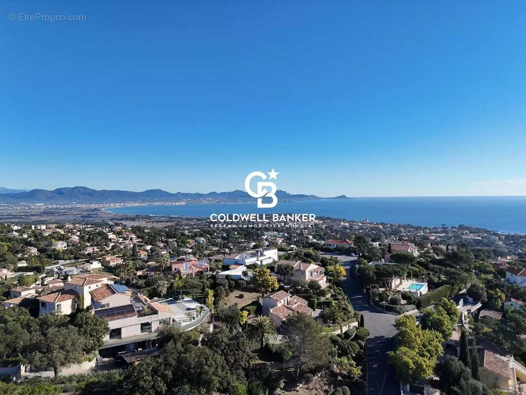 Maison à LES ISSAMBRES