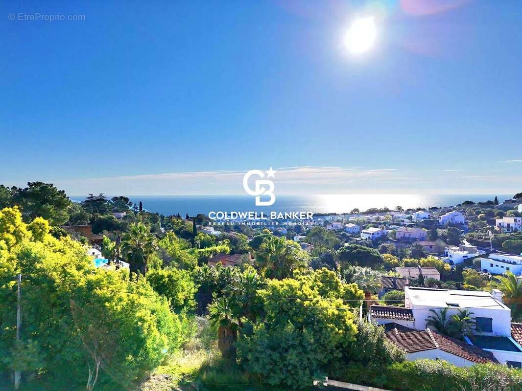 Maison à LES ISSAMBRES