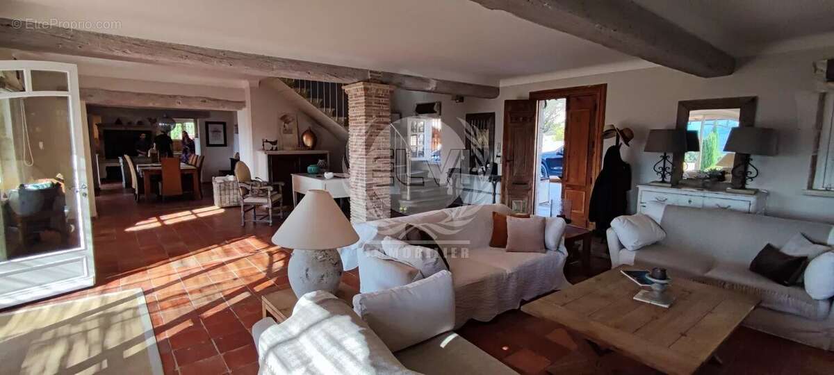 Maison à PLAN-DE-LA-TOUR