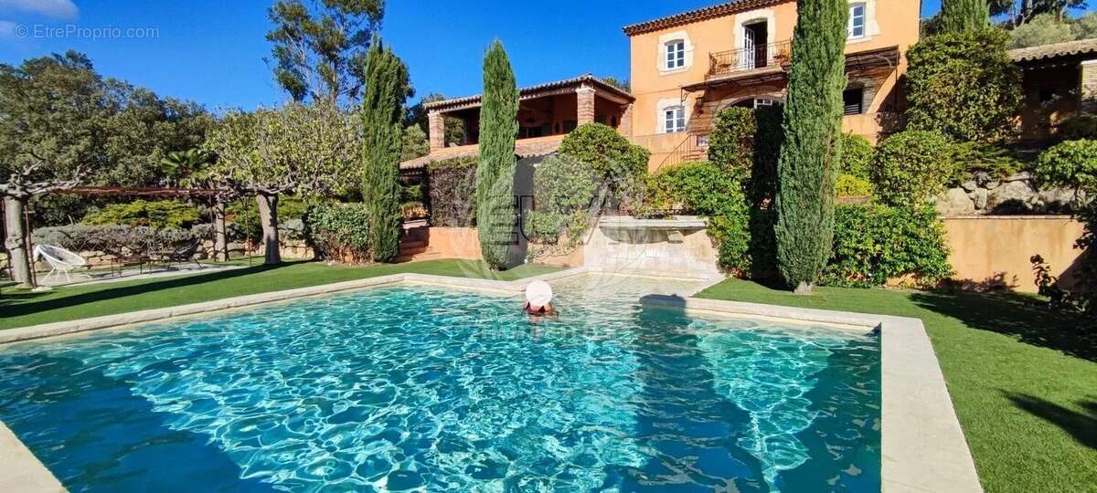 Maison à PLAN-DE-LA-TOUR