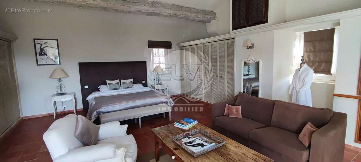 Maison à PLAN-DE-LA-TOUR