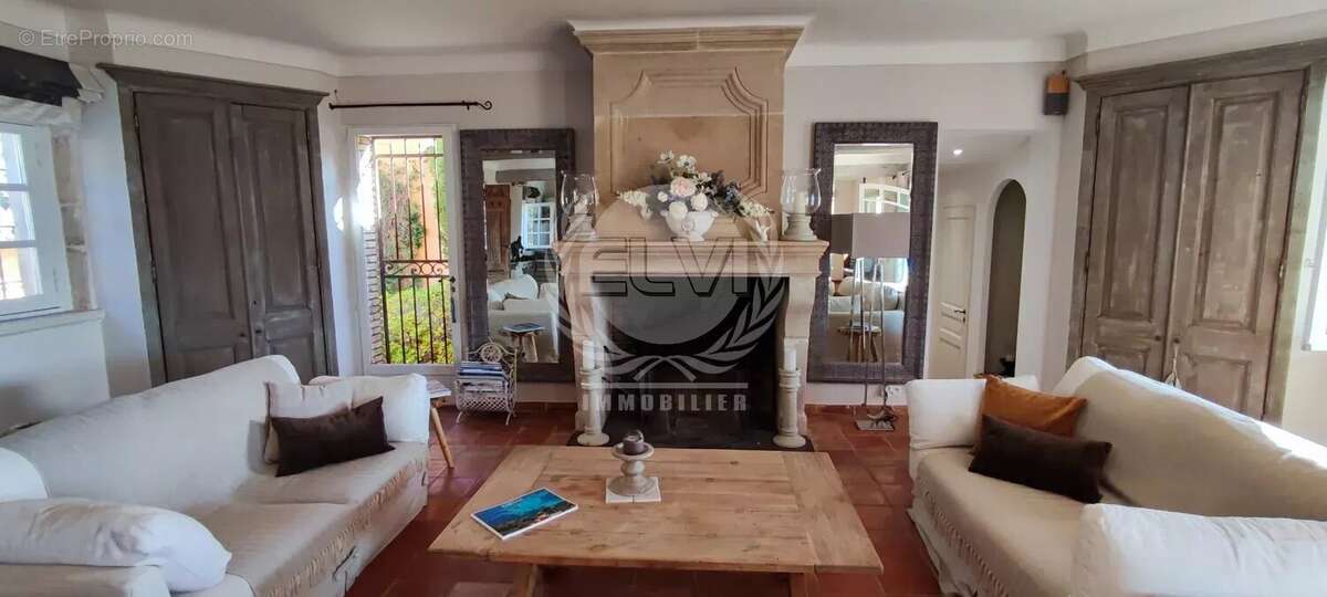 Maison à PLAN-DE-LA-TOUR