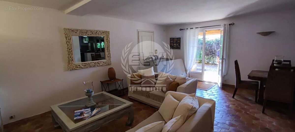 Maison à PLAN-DE-LA-TOUR