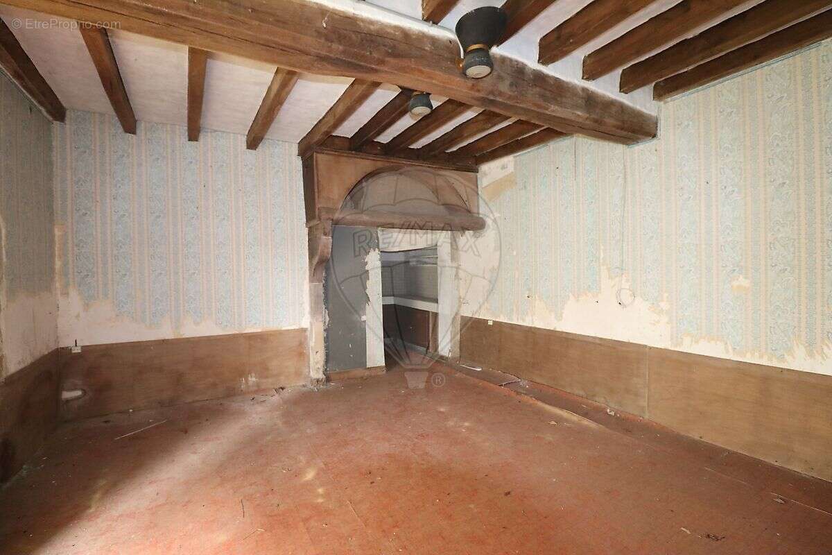 Maison à METZ-LE-COMTE