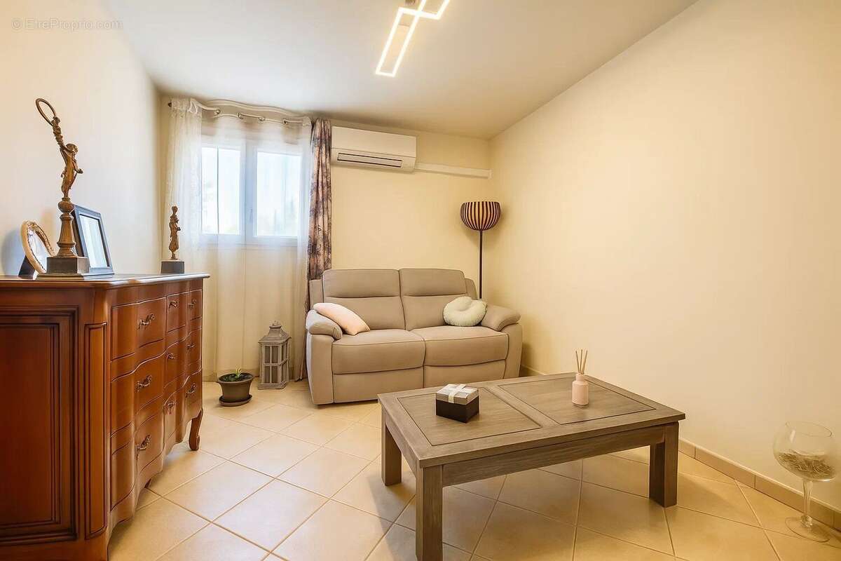 Maison à SAINTE-LIVRADE-SUR-LOT