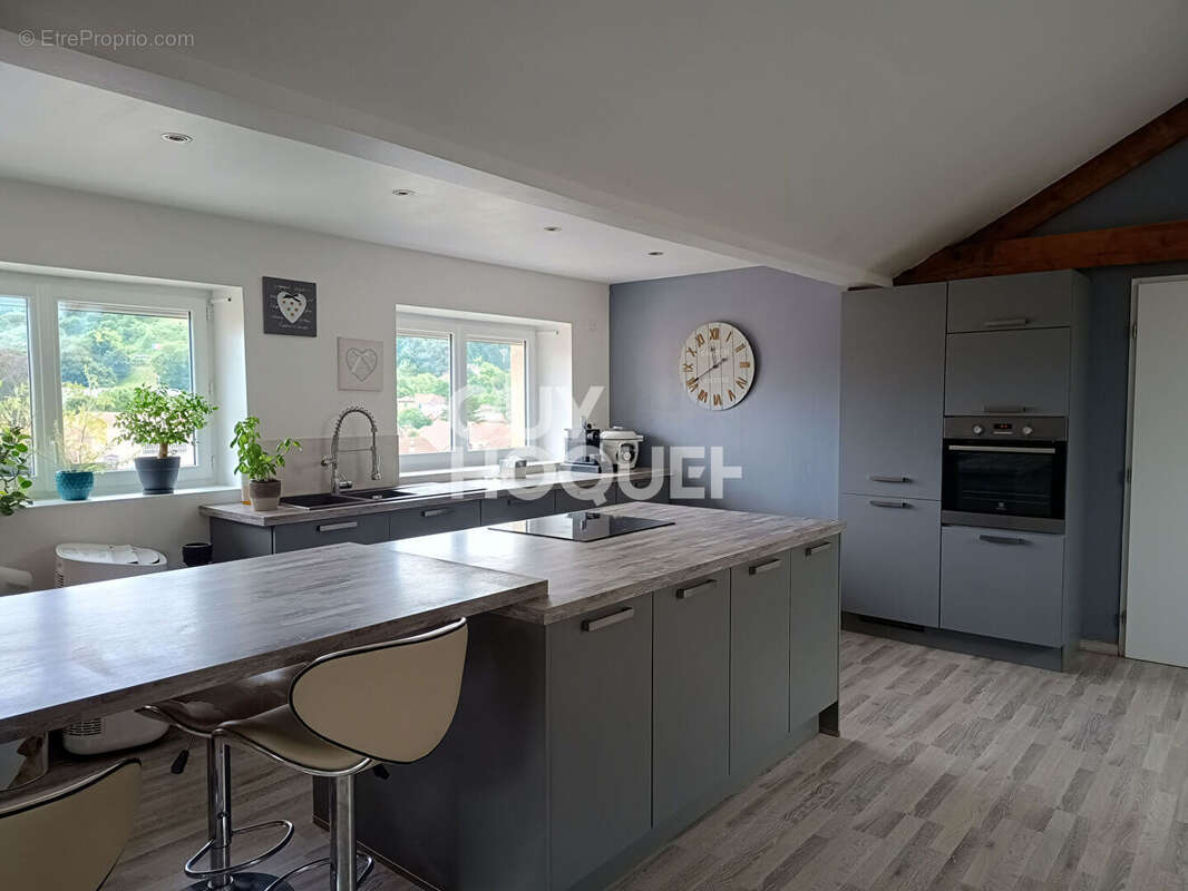 Appartement à BOURGOIN-JALLIEU