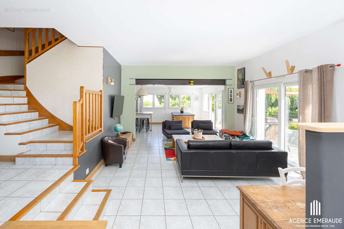 Maison à PLOUER-SUR-RANCE