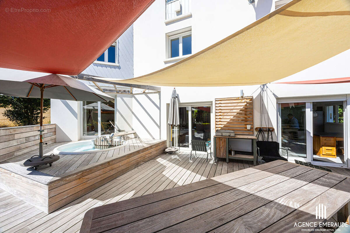 Maison à PLOUER-SUR-RANCE