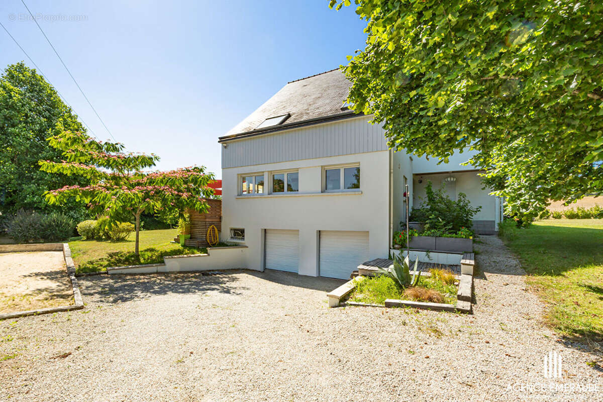 Maison à PLOUER-SUR-RANCE