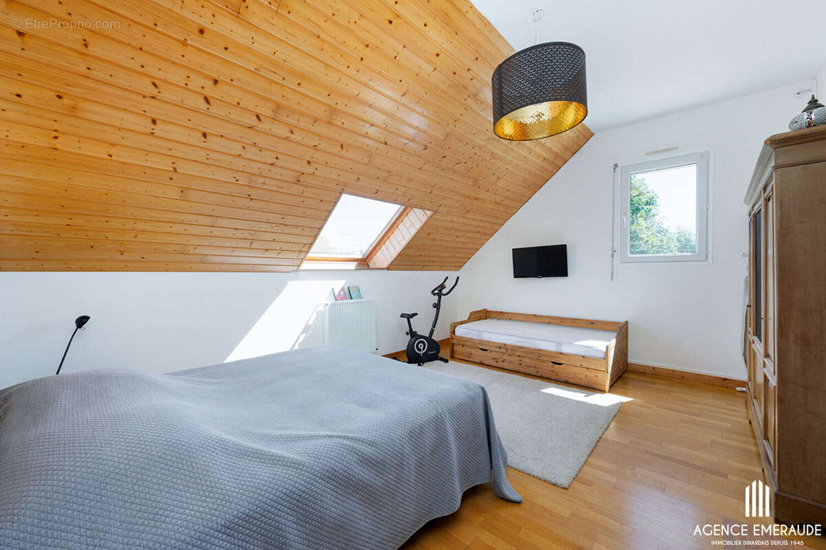 Maison à PLOUER-SUR-RANCE