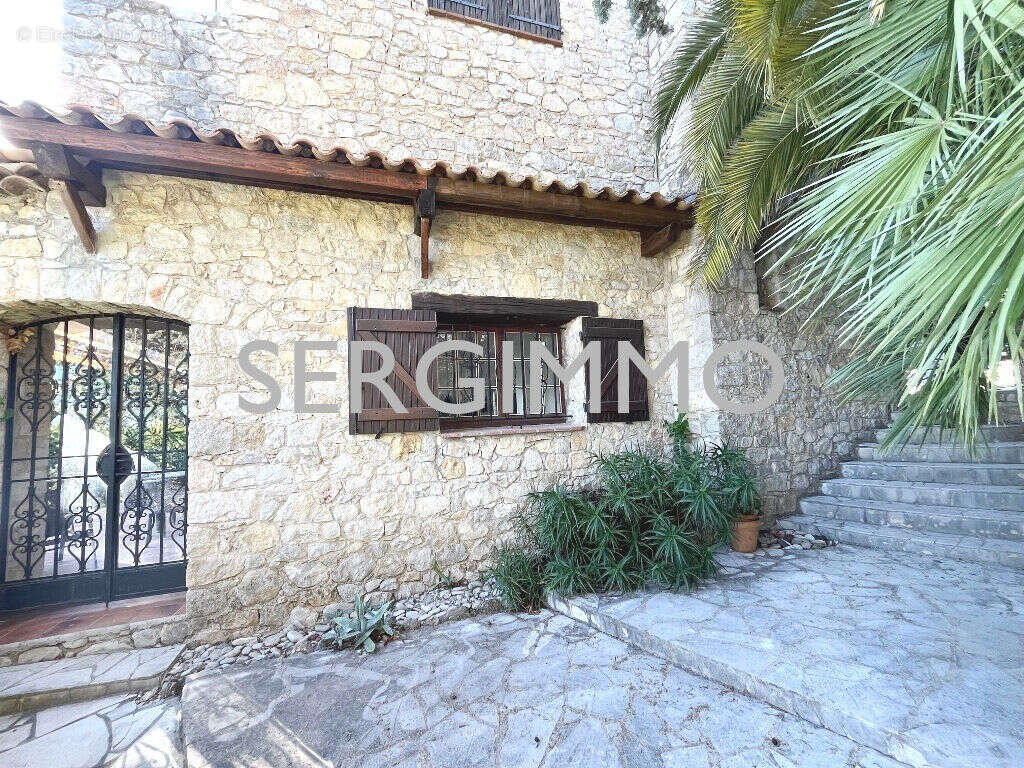 Maison à MONTAUROUX