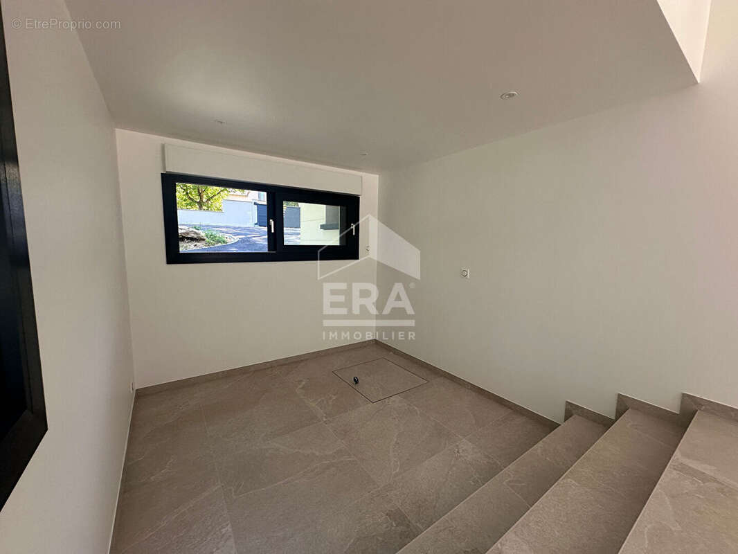 Maison à SAINT-FARGEAU-PONTHIERRY