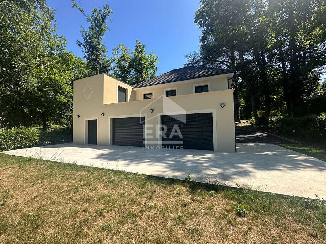 Maison à SAINT-FARGEAU-PONTHIERRY