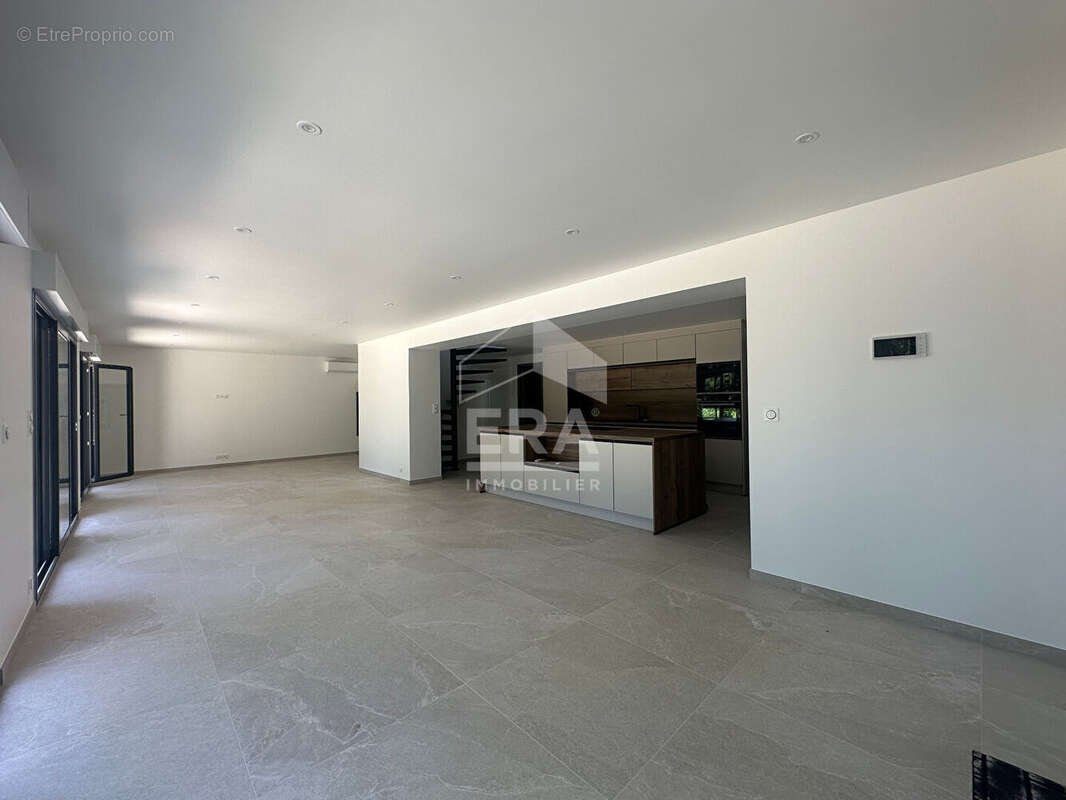 Maison à SAINT-FARGEAU-PONTHIERRY