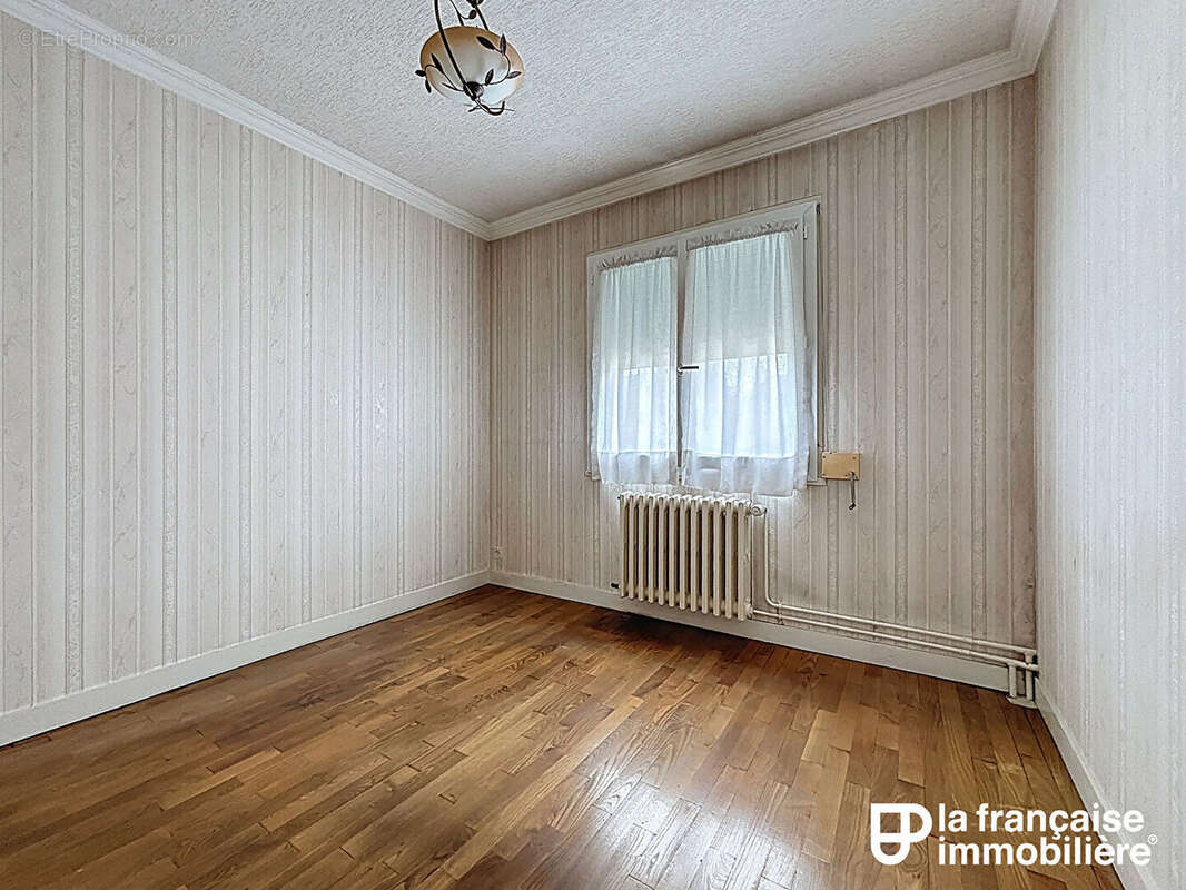 Maison à MONTFORT-SUR-MEU