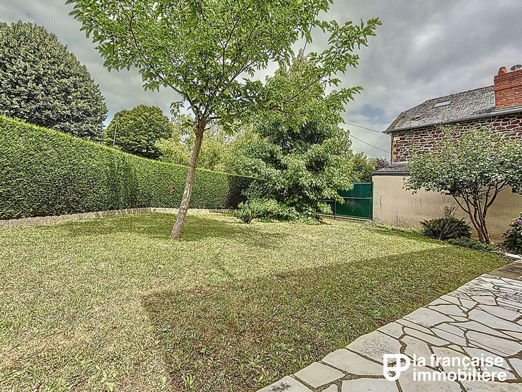 Maison à MONTFORT-SUR-MEU