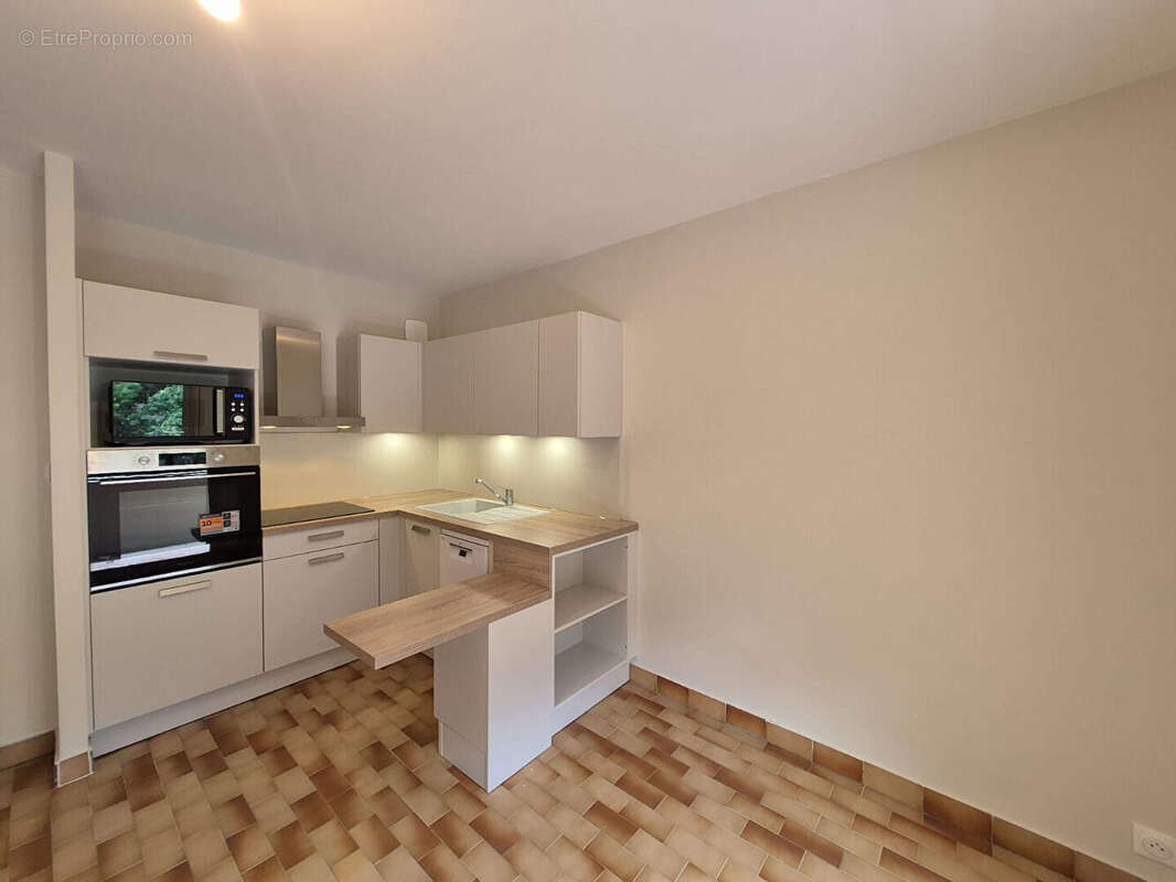 Appartement à CARRY-LE-ROUET