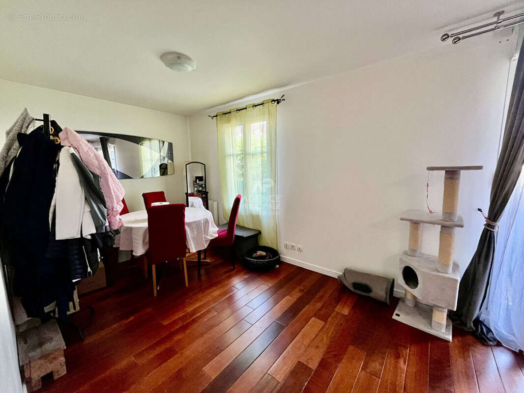 Appartement à VAUREAL