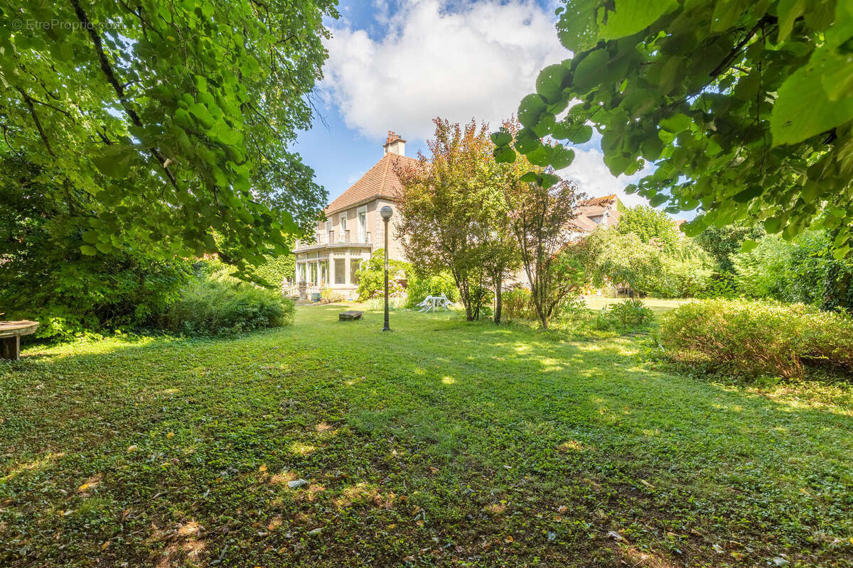 Maison à LUXEUIL-LES-BAINS