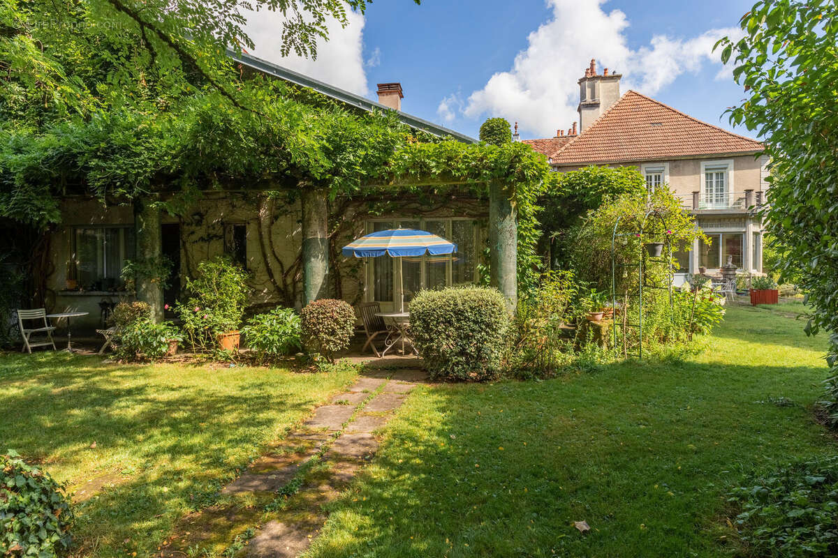 Maison à LUXEUIL-LES-BAINS