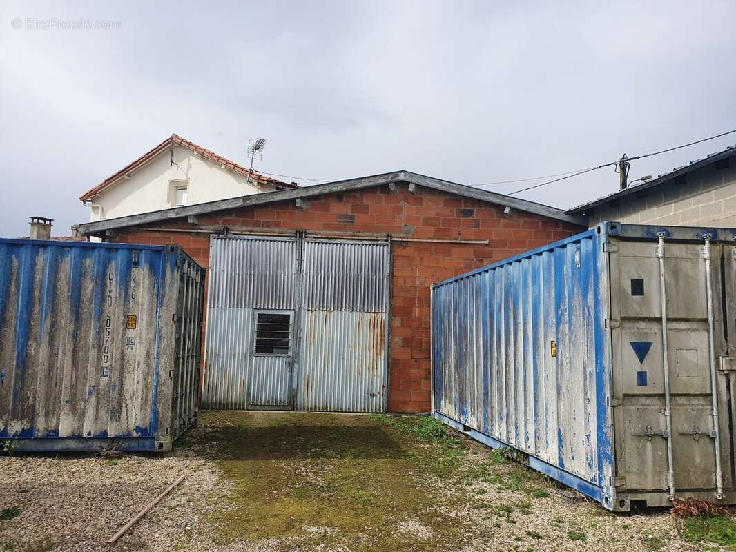 Appartement à COZES