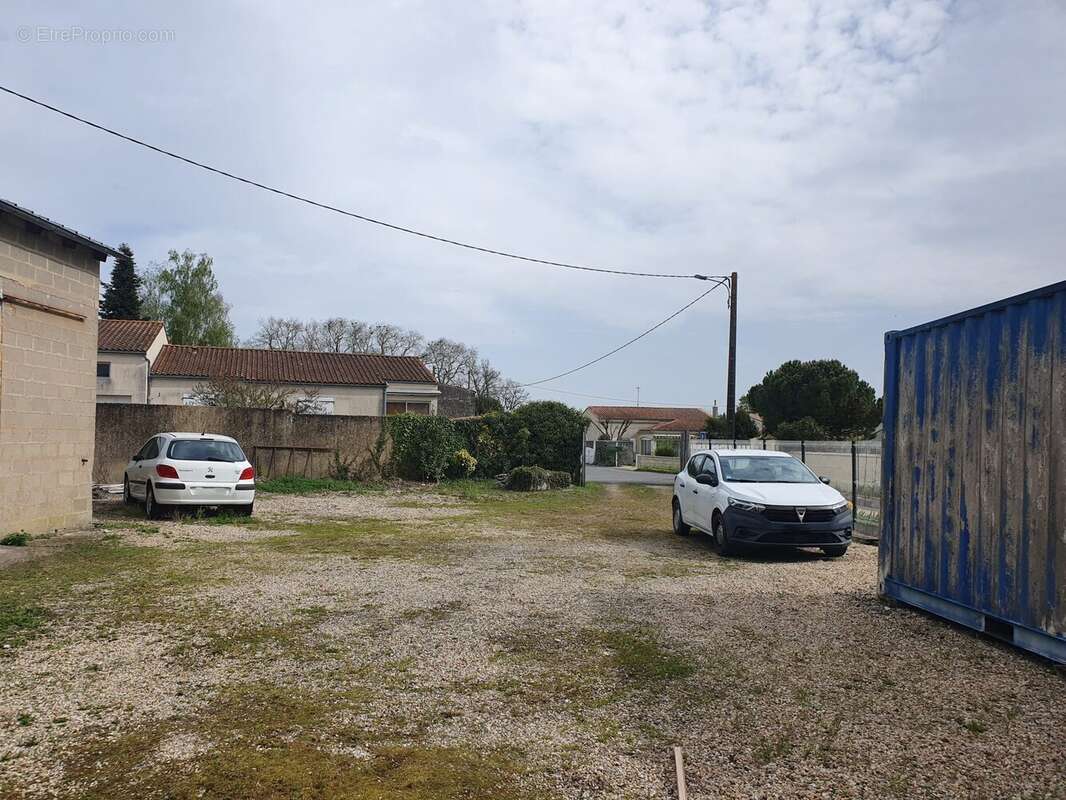 Appartement à COZES