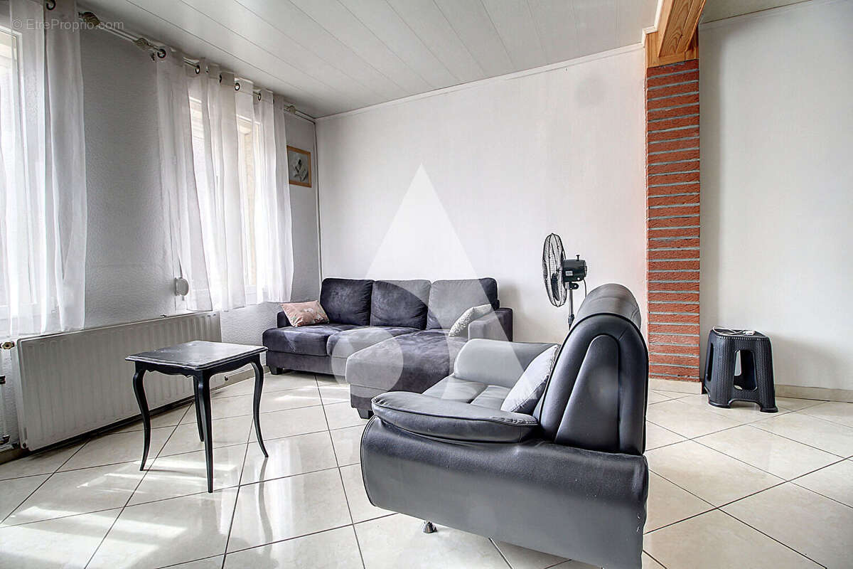 Maison à OSTRICOURT