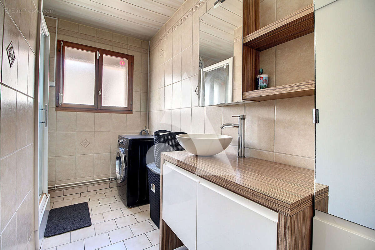 Maison à OSTRICOURT