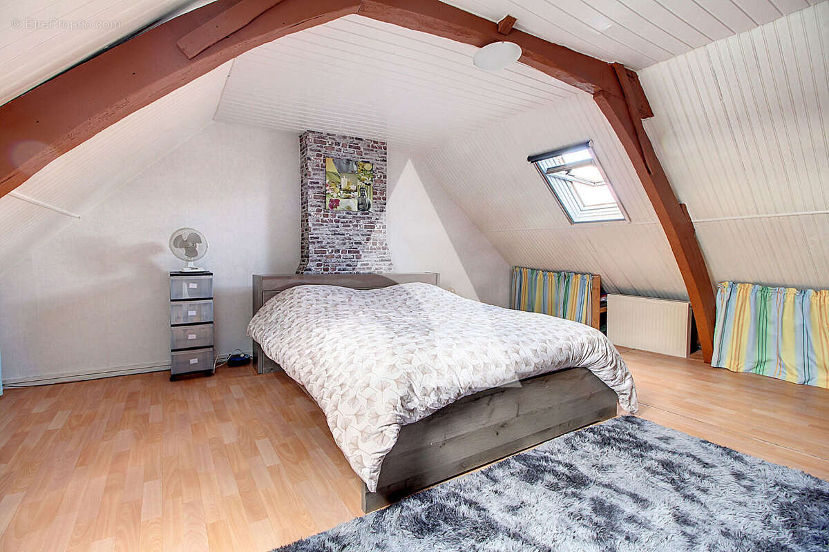 Maison à OSTRICOURT