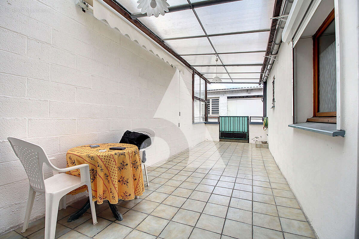 Maison à OSTRICOURT