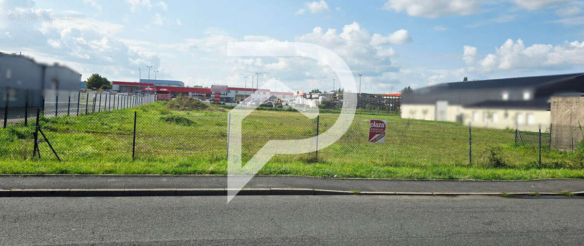 Terrain à SARREBOURG