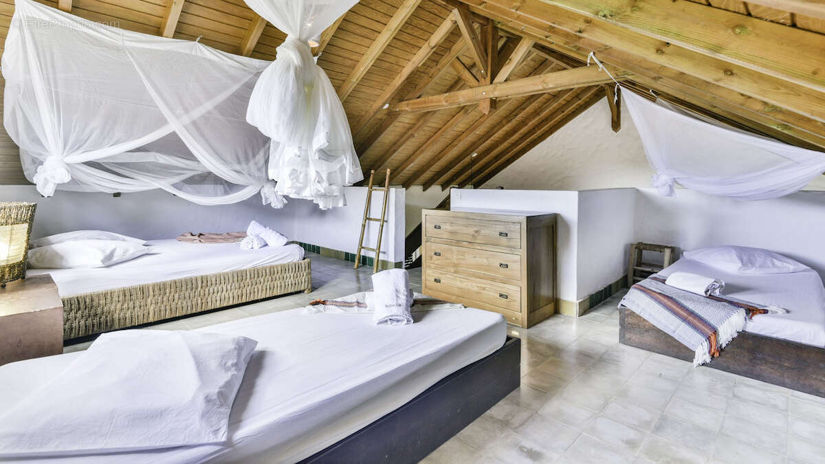 Maison à GRAND-BOURG