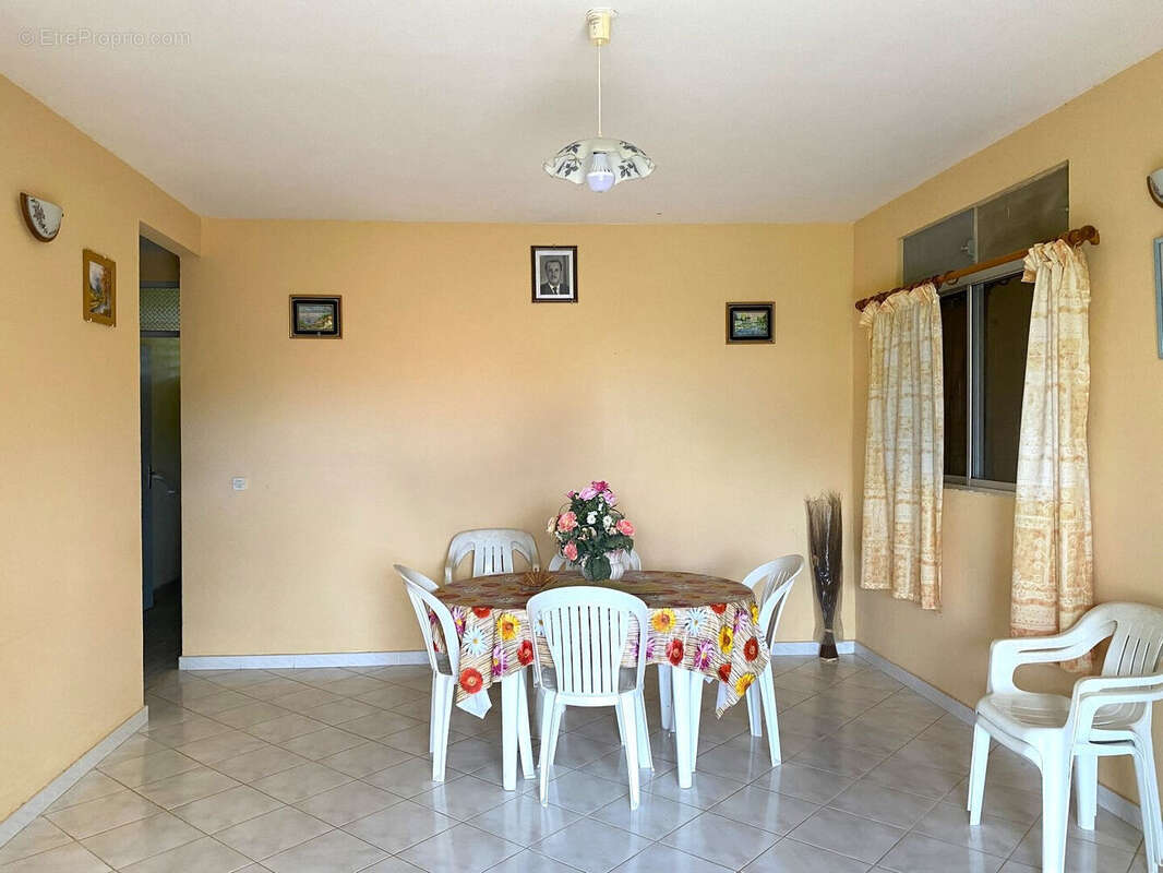 Maison à GRAND-BOURG