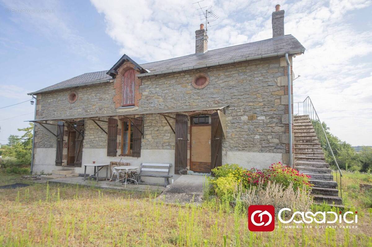 Maison à CERCY-LA-TOUR