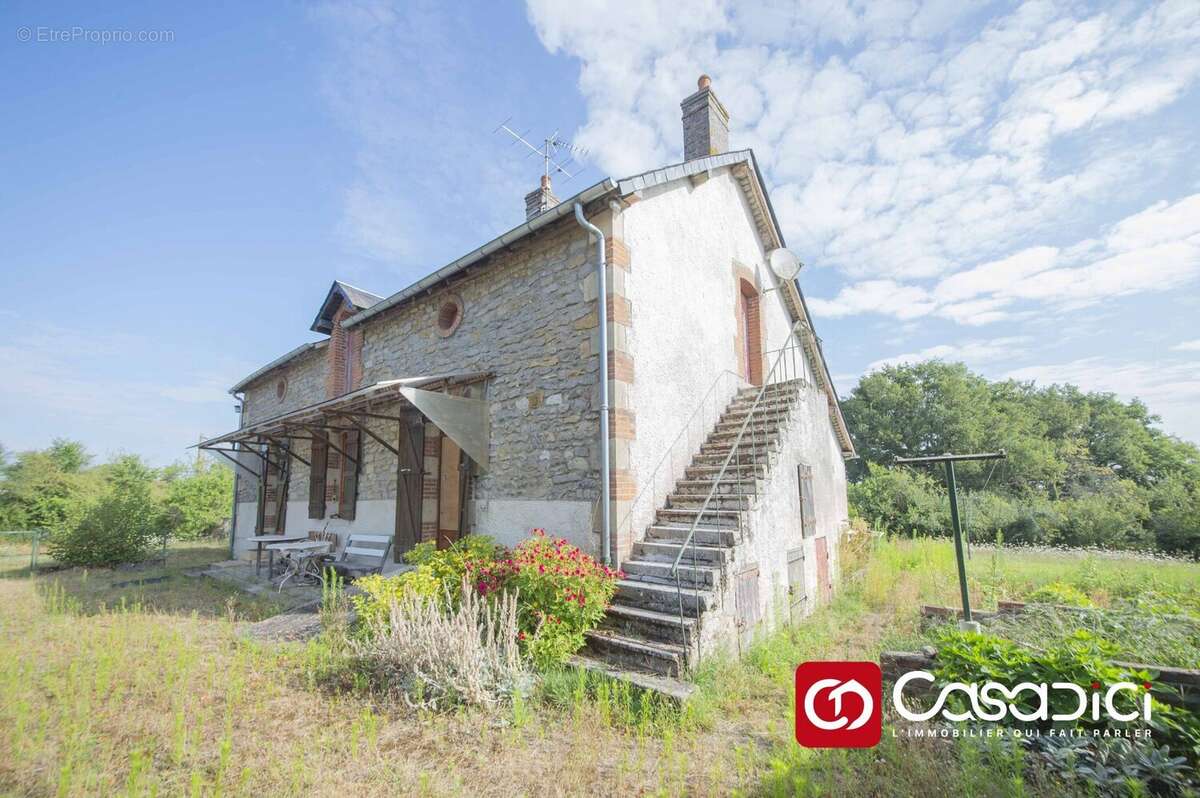 Maison à CERCY-LA-TOUR