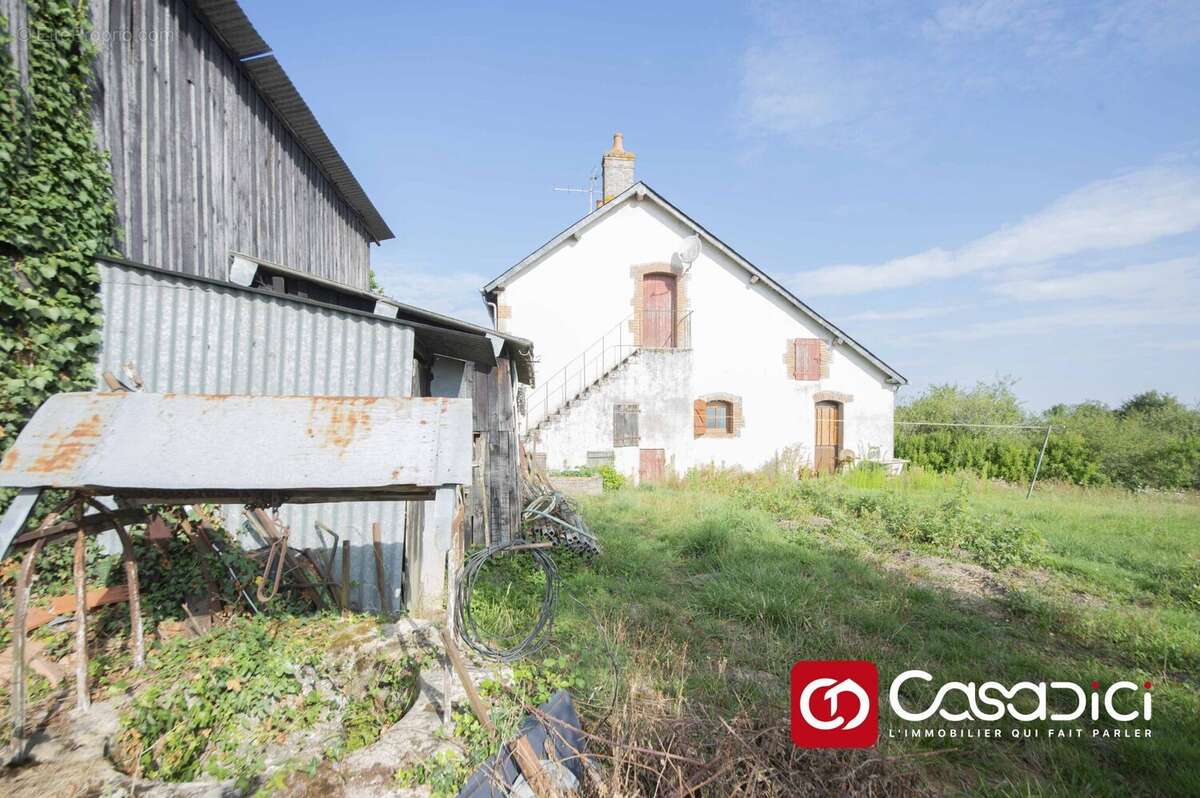 Maison à CERCY-LA-TOUR