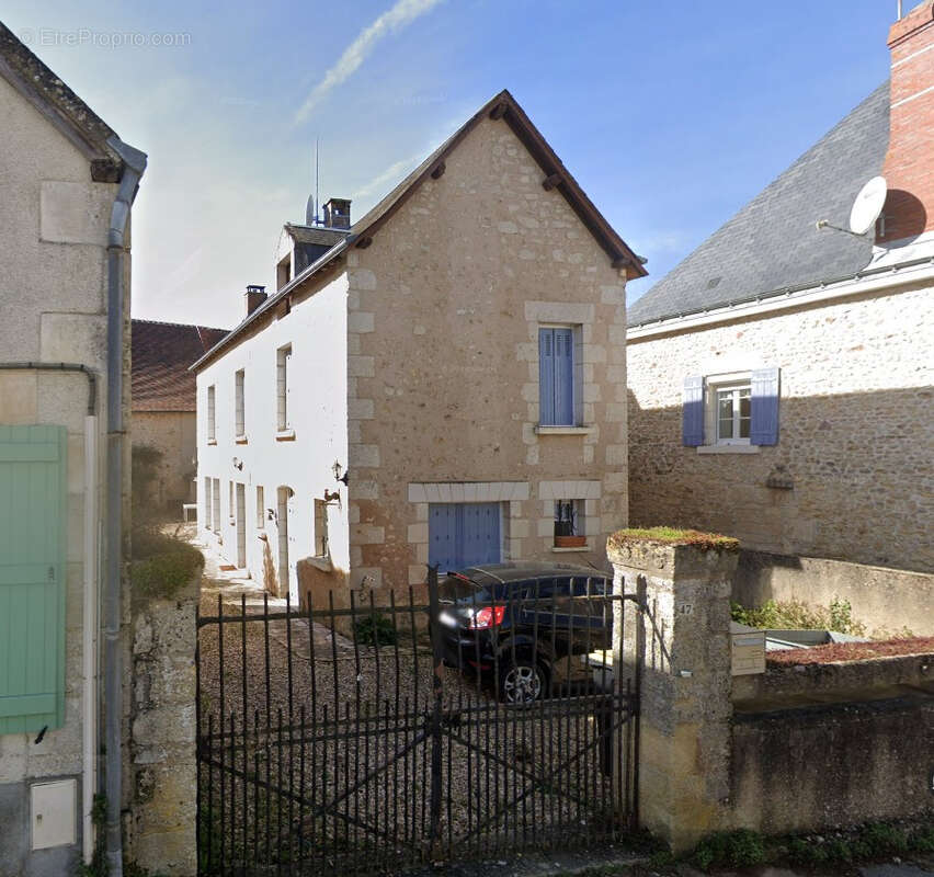Maison à SAINT-PIERRE-DE-MAILLE