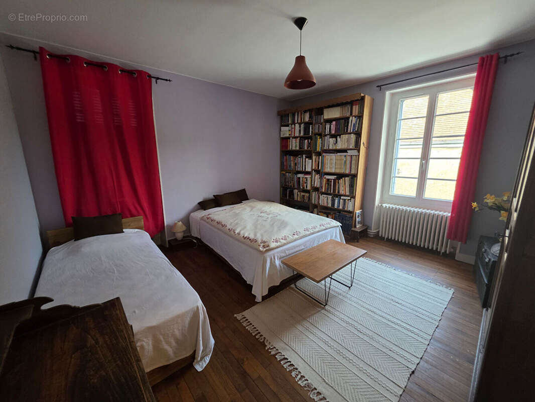 Maison à SAINT-PIERRE-DE-MAILLE